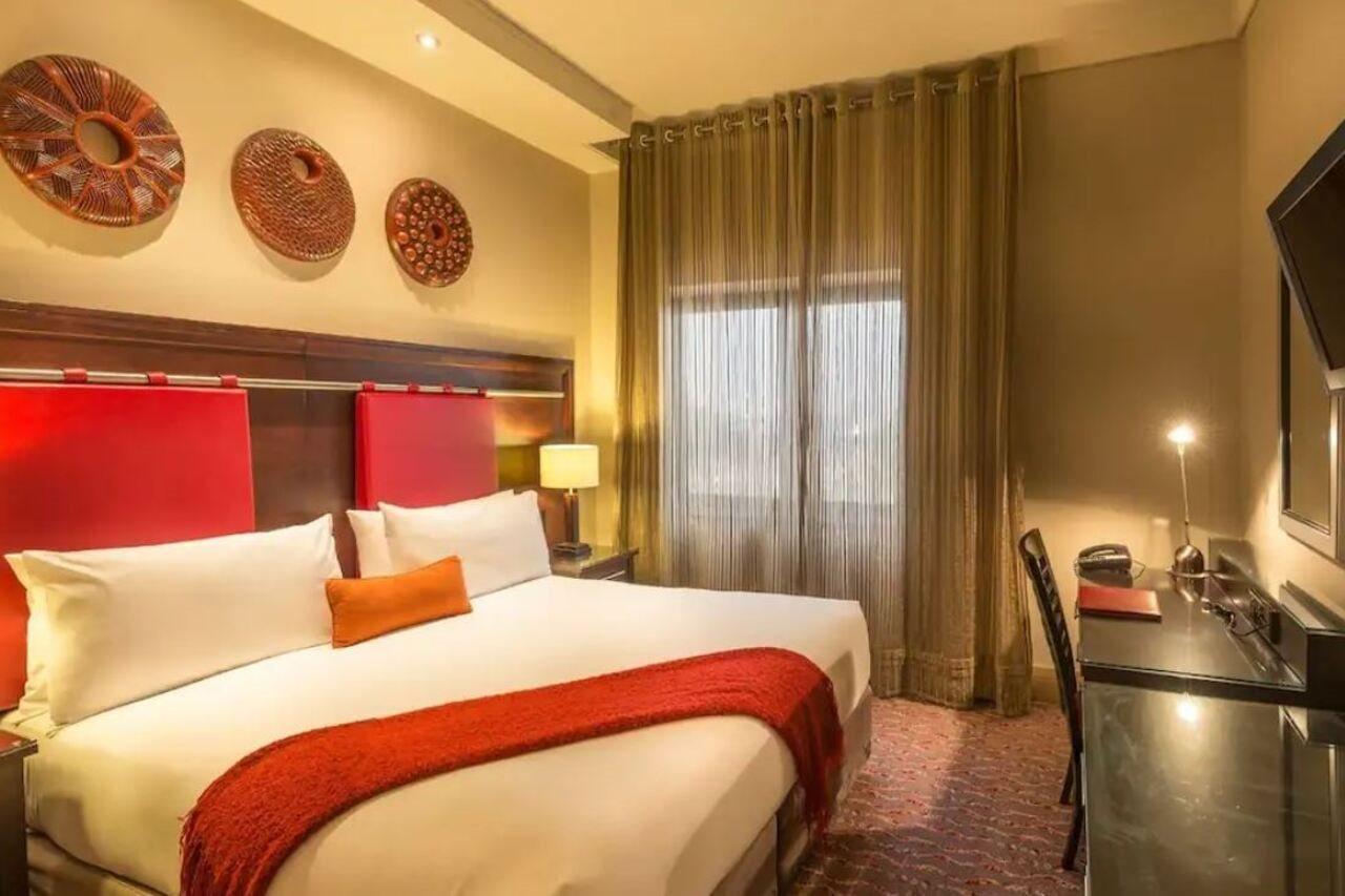 Mondior At Emperors Palace Kempton Park Bagian luar foto