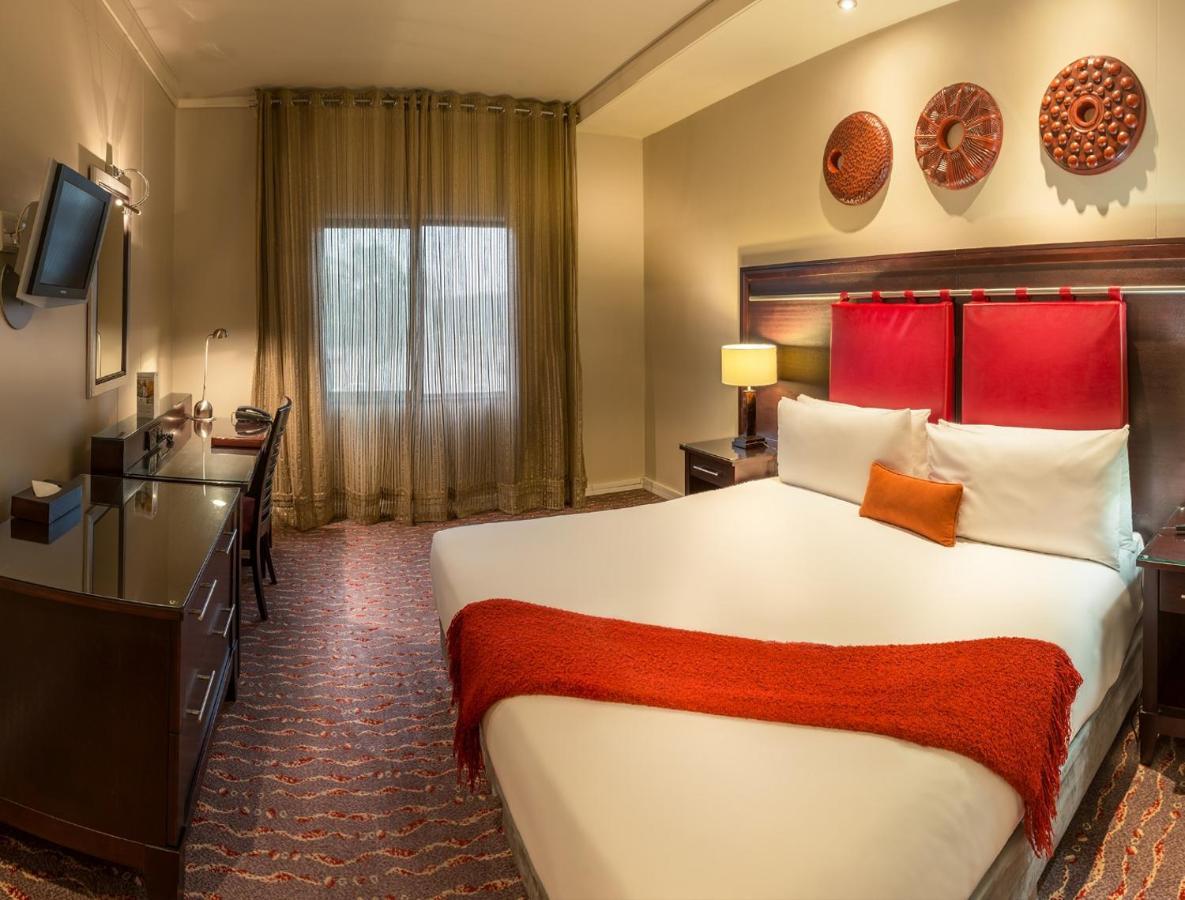 Mondior At Emperors Palace Kempton Park Bagian luar foto